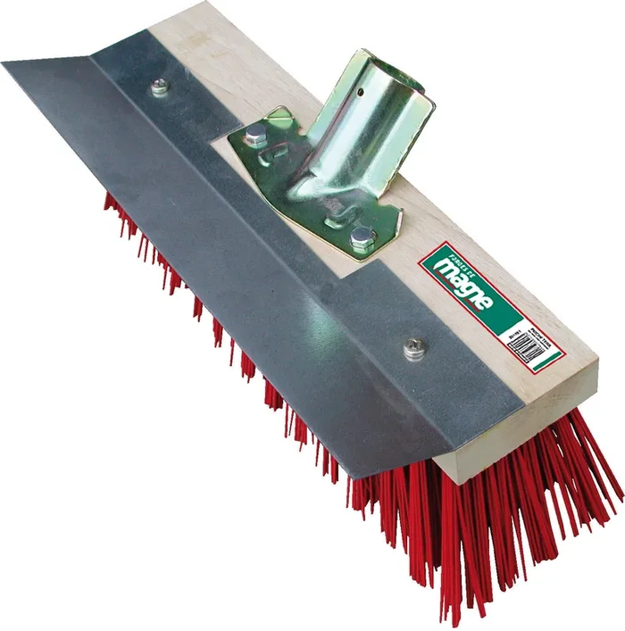 BALAI/RACLOIR DE CANTONNIER PVC 33CM DOUILLE METAL EMMANCHE 150 Ø28 FORGES DE MAGNE – 384040