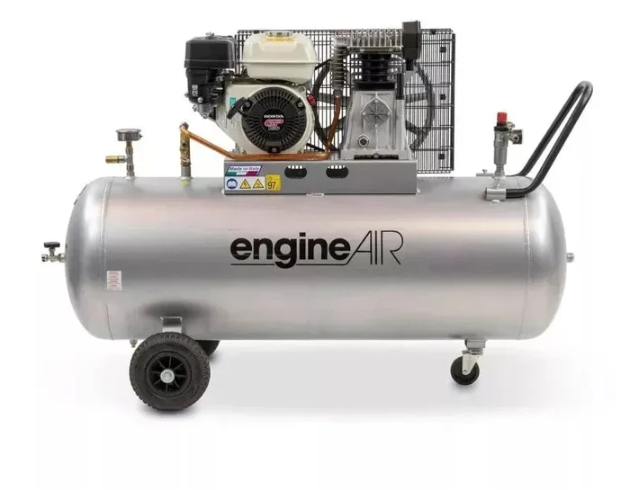 Compresseur à piston avec moteur à essence type engineAIR 5/200