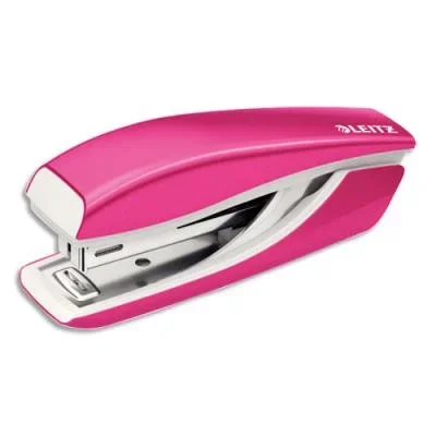 Mini pince agrafeuse LEITZ WOW rose – agrafes n° 10 – capacité 10 feuilles