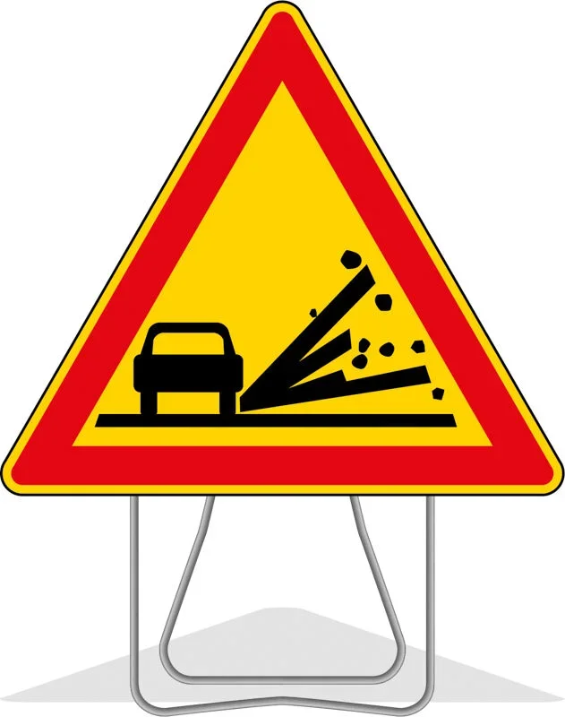 Panneau de signalisation AK22 1000 classe T1 projections de gravillons + PIED – NADIA SIGNALISATION – N002AK22100CLT1