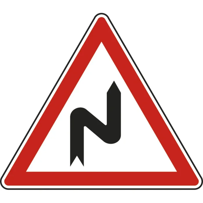 Panneau triangle Virage à droite et succession Dimension 700 Ecolign A1c cl2 – NADIA SIGNALISATION – TRI700E2A1c