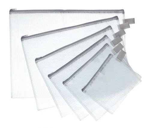 Pochette zippée 19×25 cm en PVC renforcé semi-transparente