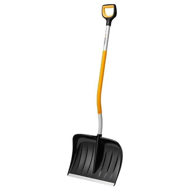 POUSSOIR A NEIGE FISKARS INCURVE X-SERIES – 1057186