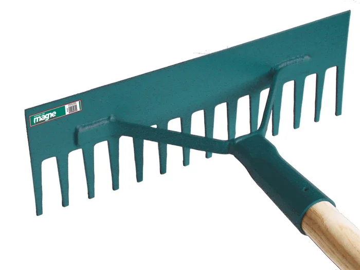 RATEAU RACLOIR A BETON 40CM – 14 DENTS EMMANCHE 130 FORGES DE MAGNE – 357401
