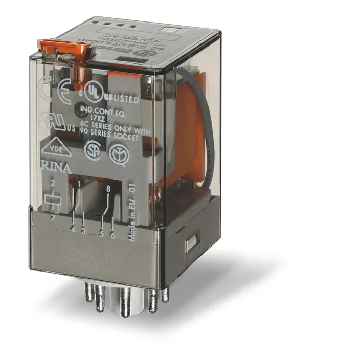 Relais Finder, bobine 220V c.c. Montage enfichable