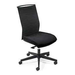 Siège de bureau à roulettes Attitud’ – dossier matelassé – assise tissu noir – mécanisme synchrone – piètement nylon noir