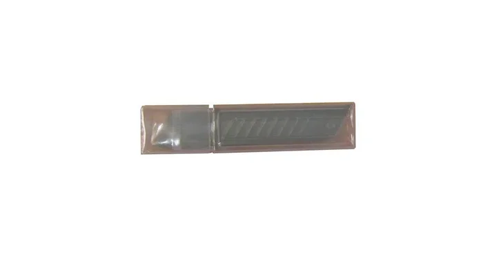 SKIN 10 LAMES DE 18 MM AUTO-CASSANTE TALIAPLAST – 401312